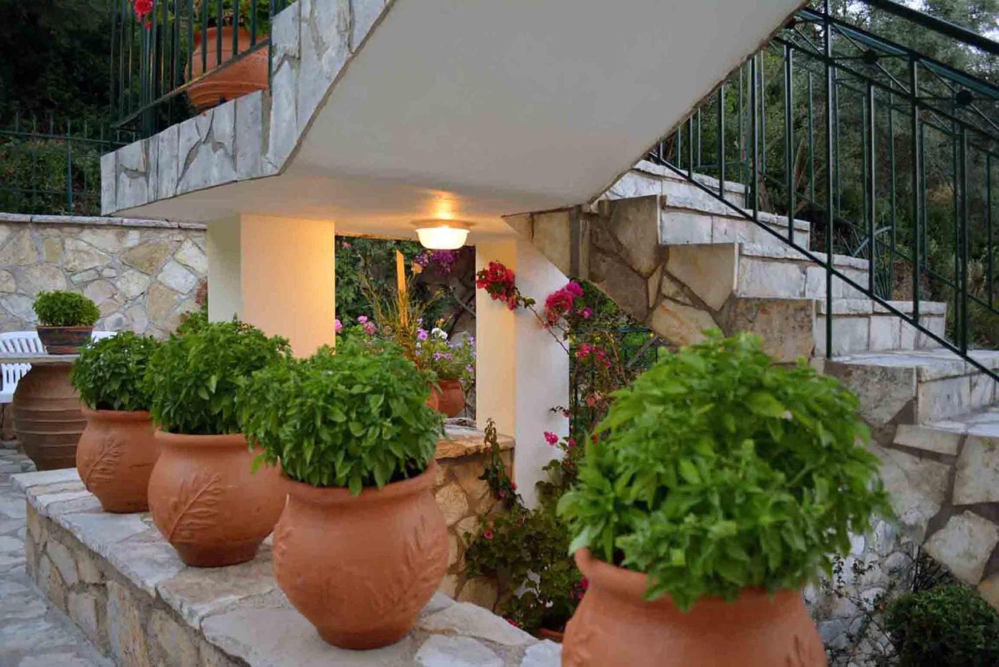 Villa Diana Nikiana Exterior photo